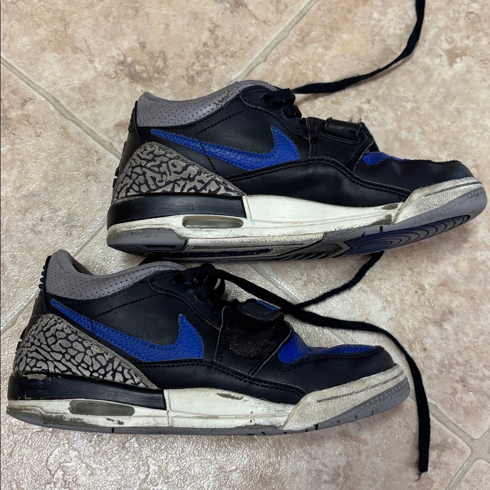 Nike Kids Shoes boys size 4.5y - Picture 9 of 12